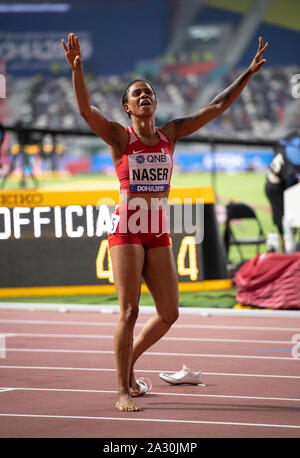 Salwa Eid Naser de Bahreïn célèbre pendant le women's 400m-Championnats du monde d'athlétisme de l'IAAF au Khalifa International Stadium de Doha. Credit : SOPA/Alamy Images Limited Live News Banque D'Images