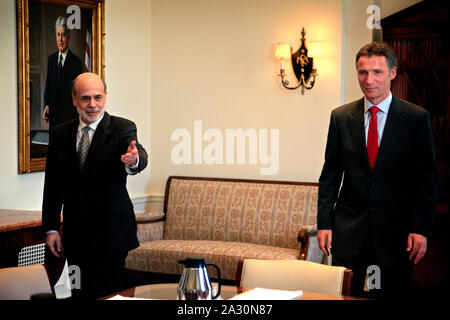 Le Premier ministre norvégien Jens Stoltenberg se réunit le président de la Federal Reserve Board, M. Ben Bernanke. Banque D'Images