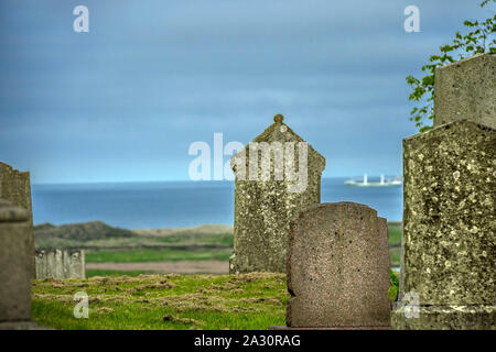 Cimetière à Belhelvie ancienne église paroissiale. L'église de Petten ou St Columba's Church. L'Aberdeenshire, Ecosse, Royaume-Uni. Banque D'Images