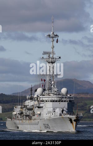 La Motte-Picquet (D645), une frégate de classe Georges Leygues exploités par la marine française, passant à l'arrivée pour Greenock Exercice Joint Warrior 19-2. Banque D'Images