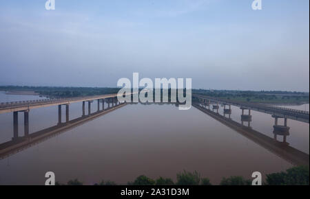 La rivière Jhelum (Ourdou : جہلم‎) une rivière dans l'est du Pakistan. Banque D'Images