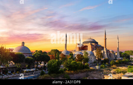 Sainte-sophie et le bain public de Haseki Hurrem Sultan à Istanbul, Turquie Banque D'Images