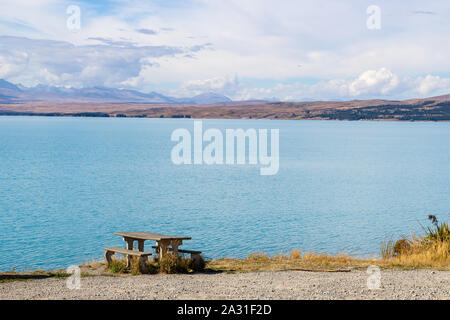 Table de pique-nique près du lac Pukaki, Nouvelle-Zélande Banque D'Images