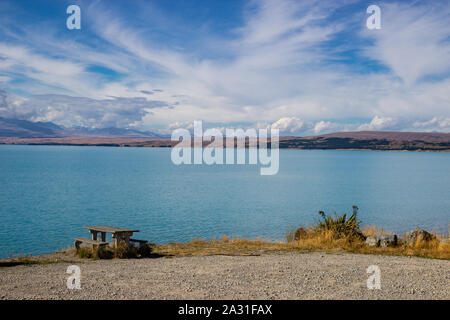 Table de pique-nique près du lac Pukaki, Nouvelle-Zélande Banque D'Images