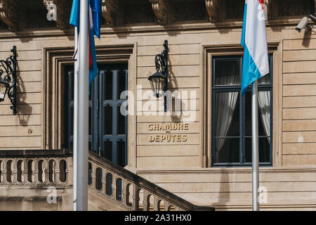 La Ville de Luxembourg, Luxembourg - mai 19. 2019 : Nom sur le bâtiment de la Chambre des Députés, l'Assemblée nationale monocamérale de Luxembourg. Selective Banque D'Images