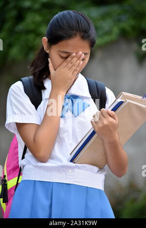 Jeune Fille de l'École de la minorité et de tristesse Banque D'Images