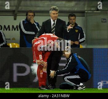 Arène Signal-Iduna Dortmund, Allemagne 11.10.2008, football : international qualificatif pour WC 2010 , Allemagne (GER, blanc) contre la Russie (RUS, rouge) 2:1, Guus Hiddink, le manager de la Russie, et Igor SEMSHOV (RUS) Banque D'Images