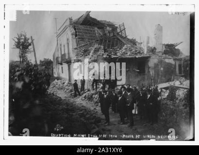 Éruption de l'Etna Mai 1914 - Maison à Linero détruits Banque D'Images