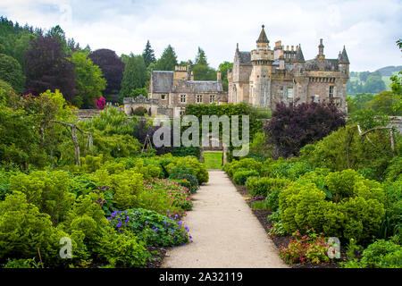 Les voyageurs Programme Frontière de l'Écossais, Juin 4th, 2019 à pied à Abbotsford, l'Hôtel particulier baronnial de Sir Walter Scott et de pêche le long de la rivière Tweed, Banque D'Images