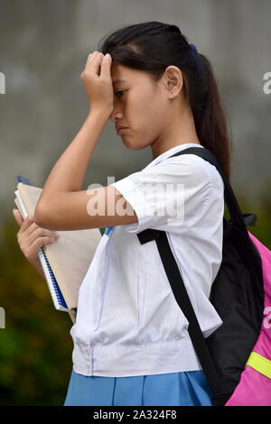 Jeune étudiant adolescent déprimé Divers School Girl Banque D'Images