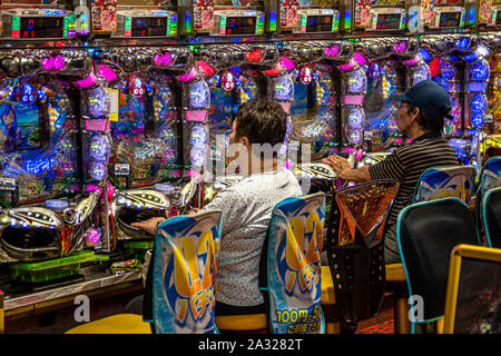 Jeu d'Arcade Pachinko dans Ito, Japon Banque D'Images