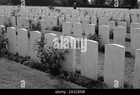 Zonnebeke, Belgique, 07/10/2017. Cimetière de Tyne Cot, le plus grand cimetière de guerre du Commonwealth dans le monde en termes d'inhumations. Le Mémorial de Tyne Cot maintenant b Banque D'Images