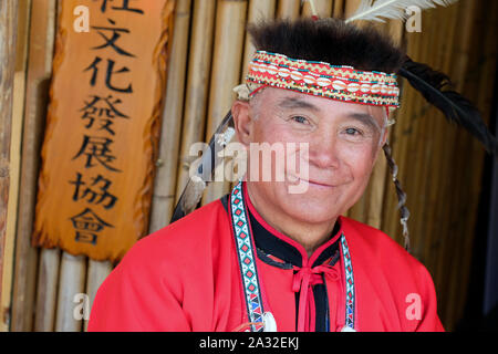 Ancien maire Ming Li Chen (68) à l'Mayasvi Tsou du festival dans le village de Tefuye dans la montagne Alishan, Chiayi, Taïwan, l'Asie Banque D'Images