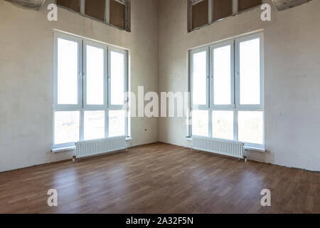 Prix intérieur avec deux vitraux d'angle Banque D'Images