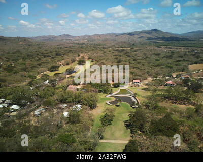 Champs verts de golf au Nicaragua vue aérienne drone Banque D'Images