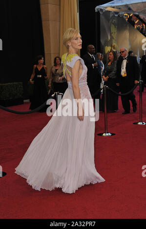 LOS ANGELES, CA. 27 février 2011 : Cate Blanchett au 83rd Annual Academy Awards au Kodak Theatre, à Hollywood. © 2011 Paul Smith / Featureflash Banque D'Images