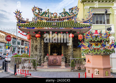 Penang, Malaisie, 09 août 2015 : Yap Kongsi Temple à l'angle de la destination touristique populaire Armenian Street. Banque D'Images