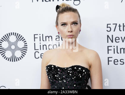 Bronx, USA. 05 Oct, 2019. Scarlett Johansson arrive sur le tapis rouge à la 'mariage' première mondiale au 57e Festival du Film de New York le vendredi, Octobre 04, 2019 à New York. Photo de John Angelillo/UPI UPI : Crédit/Alamy Live News Banque D'Images