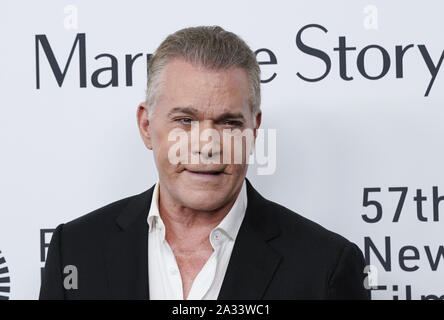 Bronx, USA. 05 Oct, 2019. Ray Liotta arrive sur le tapis rouge à la 'mariage' première mondiale au 57e Festival du Film de New York le vendredi, Octobre 04, 2019 à New York. Photo de John Angelillo/UPI UPI : Crédit/Alamy Live News Banque D'Images