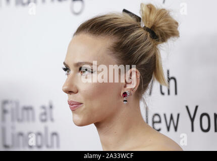 Bronx, USA. 05 Oct, 2019. Scarlett Johansson arrive sur le tapis rouge à la 'mariage' première mondiale au 57e Festival du Film de New York le vendredi, Octobre 04, 2019 à New York. Photo de John Angelillo/UPI UPI : Crédit/Alamy Live News Banque D'Images