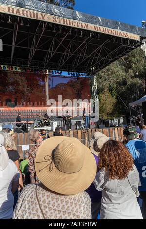 San Francisco, Californie, USA. 4e octobre 2019. Difficilement, un rapport annuel Pâturin strictement libre et non commercial music festival a lieu le premier week-end d'octobre à San Francisco's Golden Gate Park. Le festival a lieu tous les ans depuis la première édition en 2001. Crédit : Tim Fleming/Alamy Live News Banque D'Images