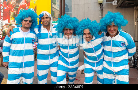 Tokyo, Japon. 05 Oct, 2019. Le Japon Coupe du Monde de Rugby 2019 l'Angleterre contre l'Argentine au Stade de Tokyo. Fans d'avance sur le match. Credit : HKPhotoNews/Alamy Live News Banque D'Images