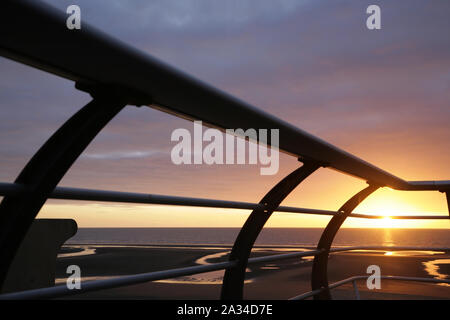 Coucher de soleil sur la plage de Blackpool, Royaume-Uni. Banque D'Images