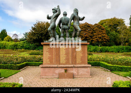 Un mémorial à la catastrophe Piper Alpha en mer du Nord une plate-forme de pétrole et de gaz, Hazlehead park, Aberdeen, Ecosse Banque D'Images