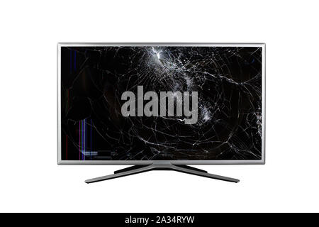 Bandes colorées et des fissures sur un écran cassé d'un afficheur à cristaux liquides, d'un écran d'ordinateur ou moniteur 4K ou satellite télévision isolated on a white background Banque D'Images