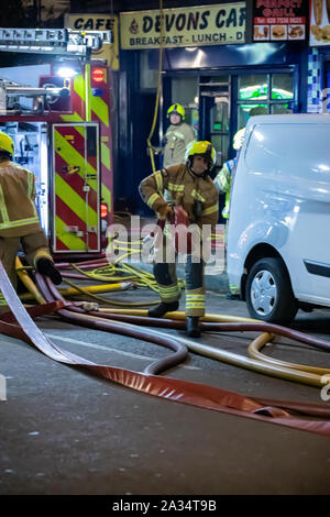 Vendredi 04/10/2019 London Fire Brigade a assisté à un incendie dans un café sur devons Road E3. Banque D'Images