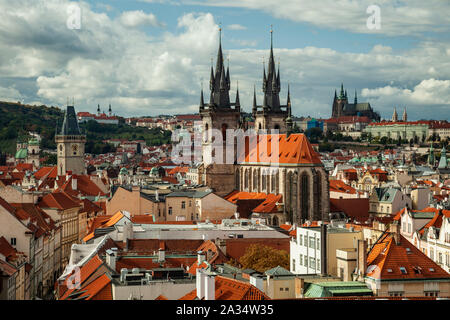 Panorama de la vieille ville de Prague en République tchèque. Hradcany au loin. Banque D'Images