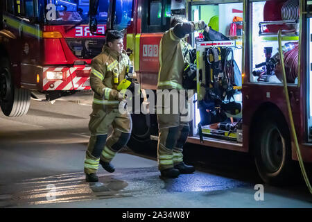 Vendredi 04/10/2019 London Fire Brigade a assisté à un incendie dans un café sur devons Road E3. Banque D'Images