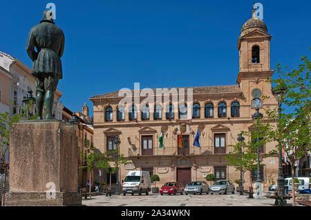 Arcipreste de Hita square et l'Hôtel de Ville du xviiie siècle, Alcala la Real, Jaen-province, région d'Andalousie, Espagne, Europe. Banque D'Images