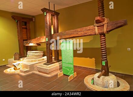 Centre thématique de la campagne andalouse - presse d'olive, Alameda, Malaga-province, région d'Andalousie, Espagne, Europe. Banque D'Images