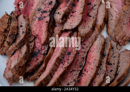 Détail de tranches de viande grillé bifteck de flanc grillé, Karlovy Vary, République Tchèque, Europe Banque D'Images