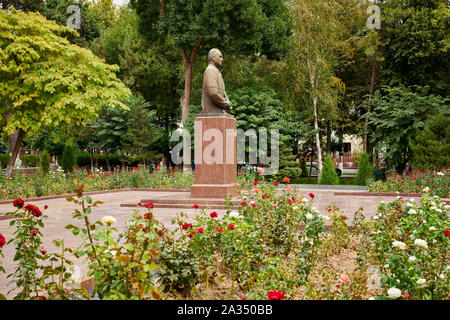 Monument Sharaf Rashidov Premier Secrétaire du Comité central du Parti Communiste d'Ouzbékistan, Tachkent, Ouzbékistan, l'Asie centrale Banque D'Images