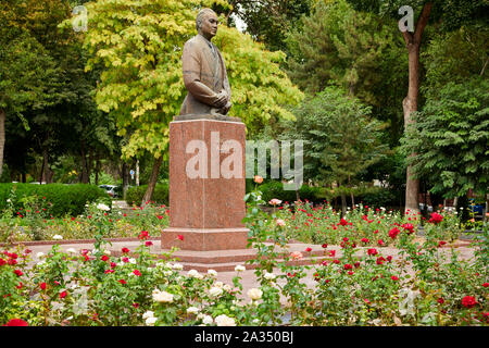 Monument Sharaf Rashidov Premier Secrétaire du Comité central du Parti Communiste d'Ouzbékistan, Tachkent, Ouzbékistan, l'Asie centrale Banque D'Images