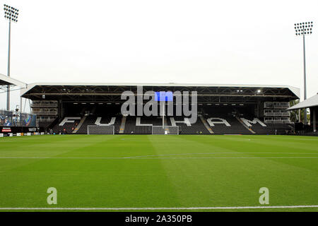 Londres, Royaume-Uni. 05 Oct, 2019. Une vue générale à l'intérieur du stade de Craven cottage avant de lancer. Match de championnat Skybet EFL, Fulham v Charlton Athletic à Craven Cottage, à Londres, le samedi 5 octobre 2019. Ce droit ne peut être utilisé qu'à des fins rédactionnelles. Usage éditorial uniquement, licence requise pour un usage commercial. Aucune utilisation de pari, de jeux ou d'un seul club/ligue/dvd publications pic par Steffan Bowen/Andrew Orchard la photographie de sport/Alamy live news Crédit : Andrew Orchard la photographie de sport/Alamy Live News Banque D'Images