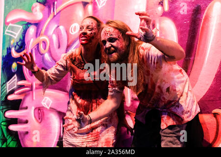 Leake Street, Waterloo, London, UK. 5ème Oct, 2019. Zombies à Londres pour la Journée mondiale de Zombie. Crédit : Matthieu Chattle/Alamy Live News Banque D'Images