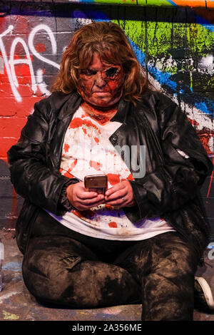 Leake Street, Waterloo, London, UK. 5ème Oct, 2019. Zombies à Londres pour la Journée mondiale de Zombie. Crédit : Matthieu Chattle/Alamy Live News Banque D'Images