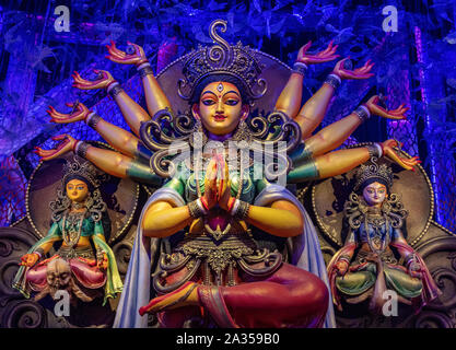 Kolkata, Inde. 06Th Oct, 2019. La Déesse Durga Idol à Bosepukur Sitala Mandir. (Photo de Jodhpur Banerjee/Pacific Press) Credit : Pacific Press Agency/Alamy Live News Banque D'Images