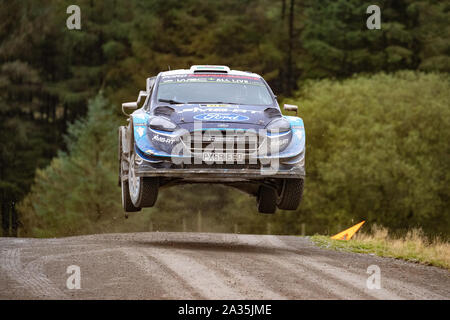 Llanidloes, UK. 5ème Oct, 2019. Elfyn Evans et co-pilote Scott Martin concurrence concurrence dans leur M-Sport Ford Fiesta WRC lors de l'étape 15 du Wales Rally GB, Crédit : Jason Richardson/Alamy Live News Banque D'Images