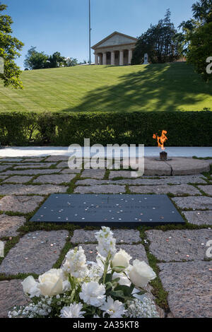 La Tombe de JFK, le président John F Kennedy, le Cimetière National d'Arlington, à Washington DC, USA Banque D'Images