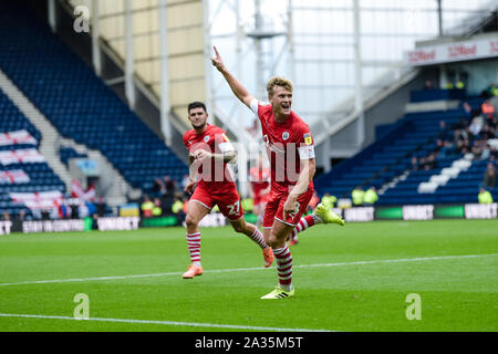 Preston, Royaume-Uni. Le 05 Oct 2019. Le milieu de terrain Barnsley Cameron McGeehan célèbre après rendant 1-1- au cours de la Sky Bet Championship match entre Preston North End et Barnsley à Deepdale, Preston le samedi 5 octobre 2019. (Crédit : Andy Whitehead | MI News) photographie peut uniquement être utilisé pour les journaux et/ou magazines fins éditoriales, licence requise pour l'usage commercial Crédit : MI News & Sport /Alamy Live News Banque D'Images