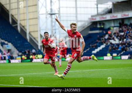 Preston, Royaume-Uni. Le 05 Oct 2019. Le milieu de terrain Barnsley Cameron McGeehan célèbre après rendant 1-1- au cours de la Sky Bet Championship match entre Preston North End et Barnsley à Deepdale, Preston le samedi 5 octobre 2019. (Crédit : Andy Whitehead | MI News) photographie peut uniquement être utilisé pour les journaux et/ou magazines fins éditoriales, licence requise pour l'usage commercial Crédit : MI News & Sport /Alamy Live News Banque D'Images