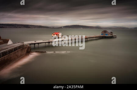 Mumbles Pier à Swansea Bay Banque D'Images