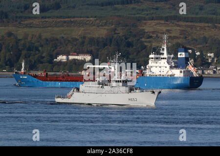 La Marine française, Cephee destiné au chasseur de Gourock en passant à son arrivée pour l'exercice Joint Warrior 19-2, avec le pétrolier Bro Nordby derrière. Banque D'Images