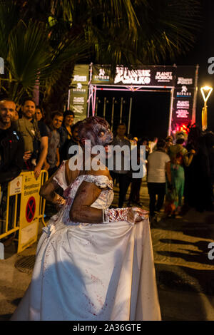 Sitges, Espagne. 05 Oct, 2019. Zombie Walk 2019 Sitges dans les 52 Sitges- international fantastic film festival de la Catalogne.Chaque année, le premier samedi du festival du film de Sitges, la 'Sitges Zombie Walk" est maintenu. (Photo par Francisco José Pelay/Pacific Press) Credit : Pacific Press Agency/Alamy Live News Banque D'Images