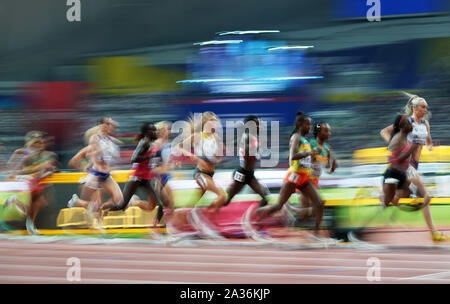 Doha, Qatar. 5ème Oct, 2019. Les athlètes s'affrontent lors de la finale du 5 000 m féminin à l'IAAF 2019 Championnats du monde d'athlétisme à Doha, Qatar, le 5 octobre 2019. Crédit : Li Gang/Xinhua/Alamy Live News Banque D'Images