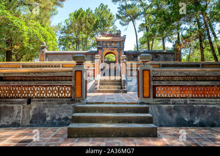 Kien Phuc tombe dans le parc du Vietnam Tu Duc ancienne tombe royale près de Hue, Vietnam. Site du patrimoine mondial de l'Unesco Banque D'Images